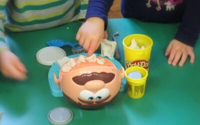 Szczotka, pasta, kubek…